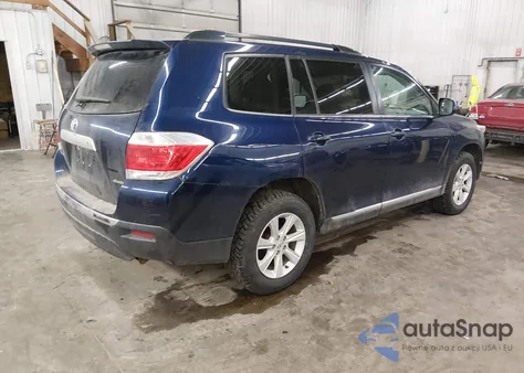 2012 Toyota Highlander Base V6 z USA, uszkodzony, nr VIN 5TDBK3EH3CS108178